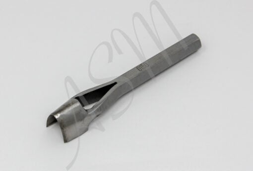 C.S. Osborne No. 0150 1-1/2" English Point Strap End Punch
